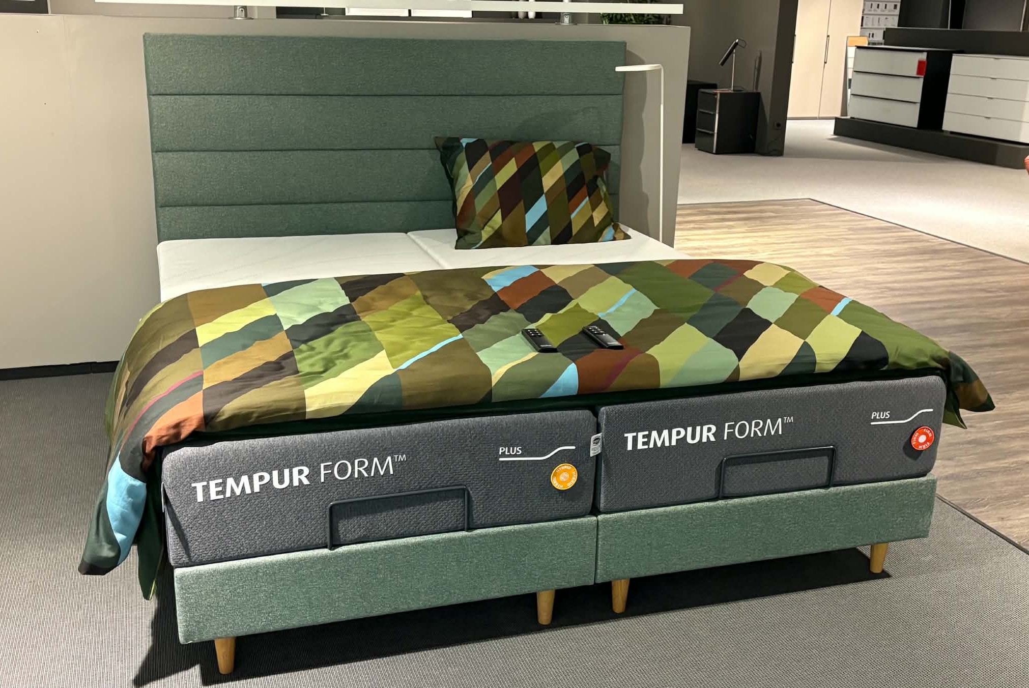 TEMPUR Boxspring Form electrisch 180x200 - Nibema
