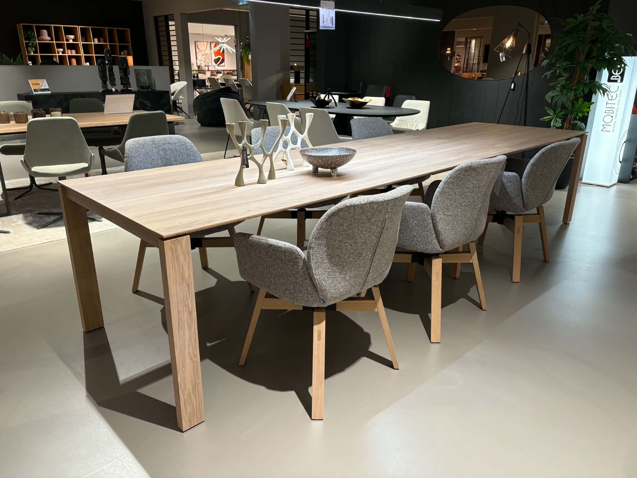 Mobitec set van verlengtafel eik met 6 armstoelen - Nibema